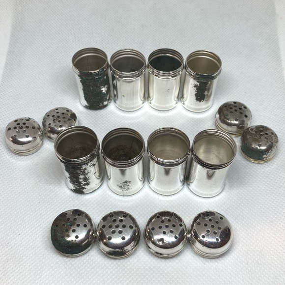 Set of 8 Silver Plated W.M.Co #4 Personal Salt and Pepper Shakers Vintage - Picture 9 of 16